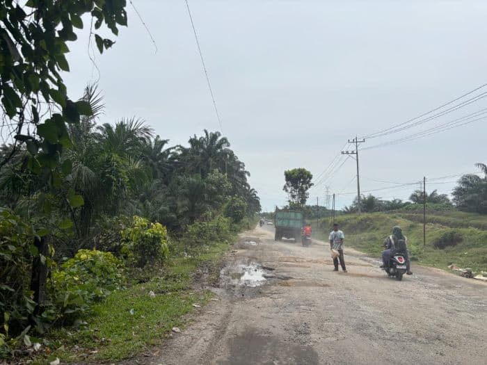 jalan_lintas_siantartanah_jawa_rusak_parah_warga_minta_segera_diperbaiki_2026-05-31_13-36-51_1294